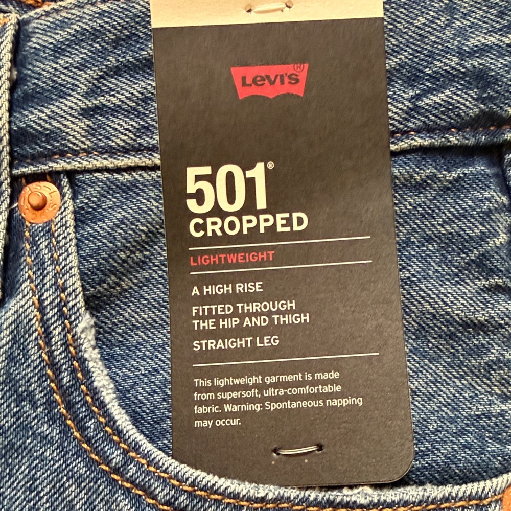 Levi's 501® Cropped Lightweight Jeans - Picture 3 of 6